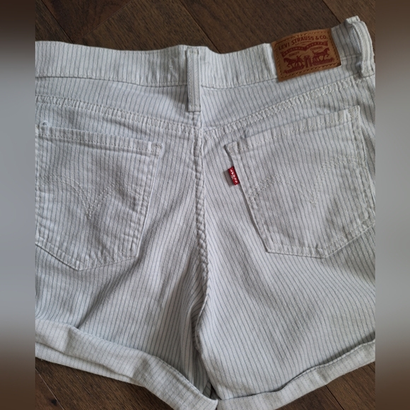 Levi pinstripes jean shorts [30] - Picture 3 of 10